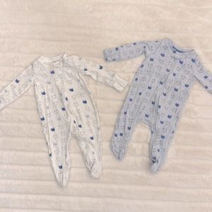 Baby Gap footie pjs (2-pack)